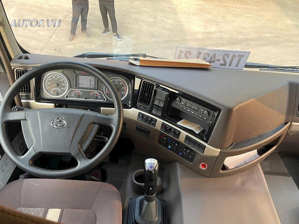 Xe trộn bê tông Chenglong 10 Khối 350Hp Nhập Khẩu